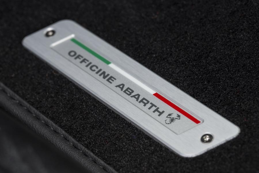 Логотип Abarth 695C XSR Yamaha (312) 2017 года  (фото 18 из 44)